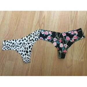 Lot of 2 Victorias Secret  No Show Thong Panties Medium Leopard Floral New